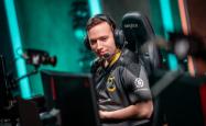开云体育APP下载-CLG险胜FNC，Zeus拿下关键大龙小组赛2:1（伦敦）