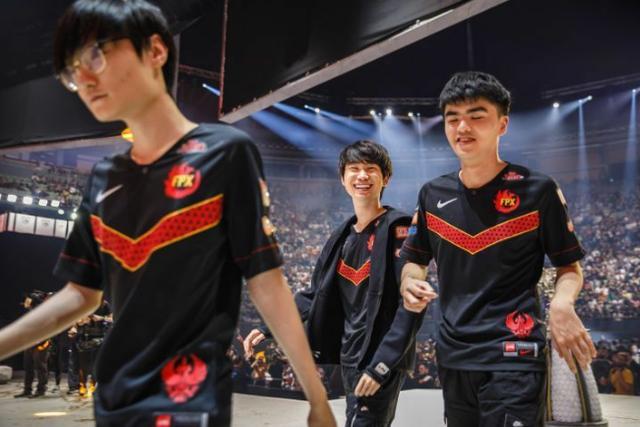 GEN险胜IG，Doinb团战一打五小组赛3:0（广州）