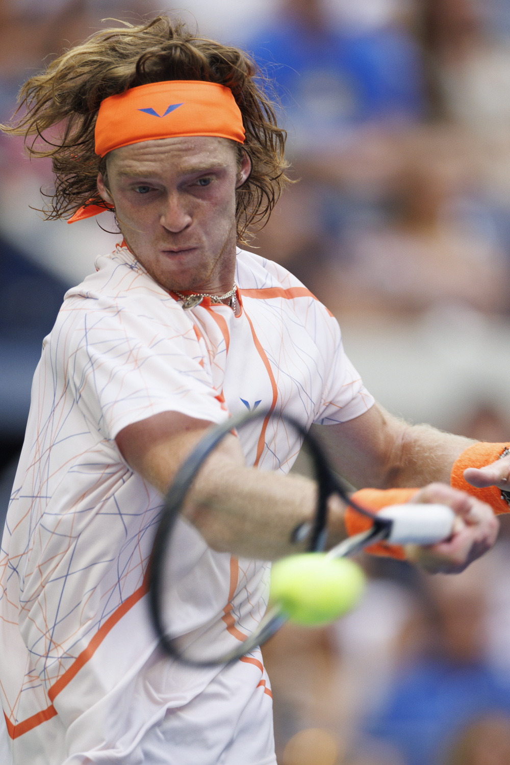 包含世界网球队险胜欧洲网球队，梅德韦杰夫打破历史纪录的词条