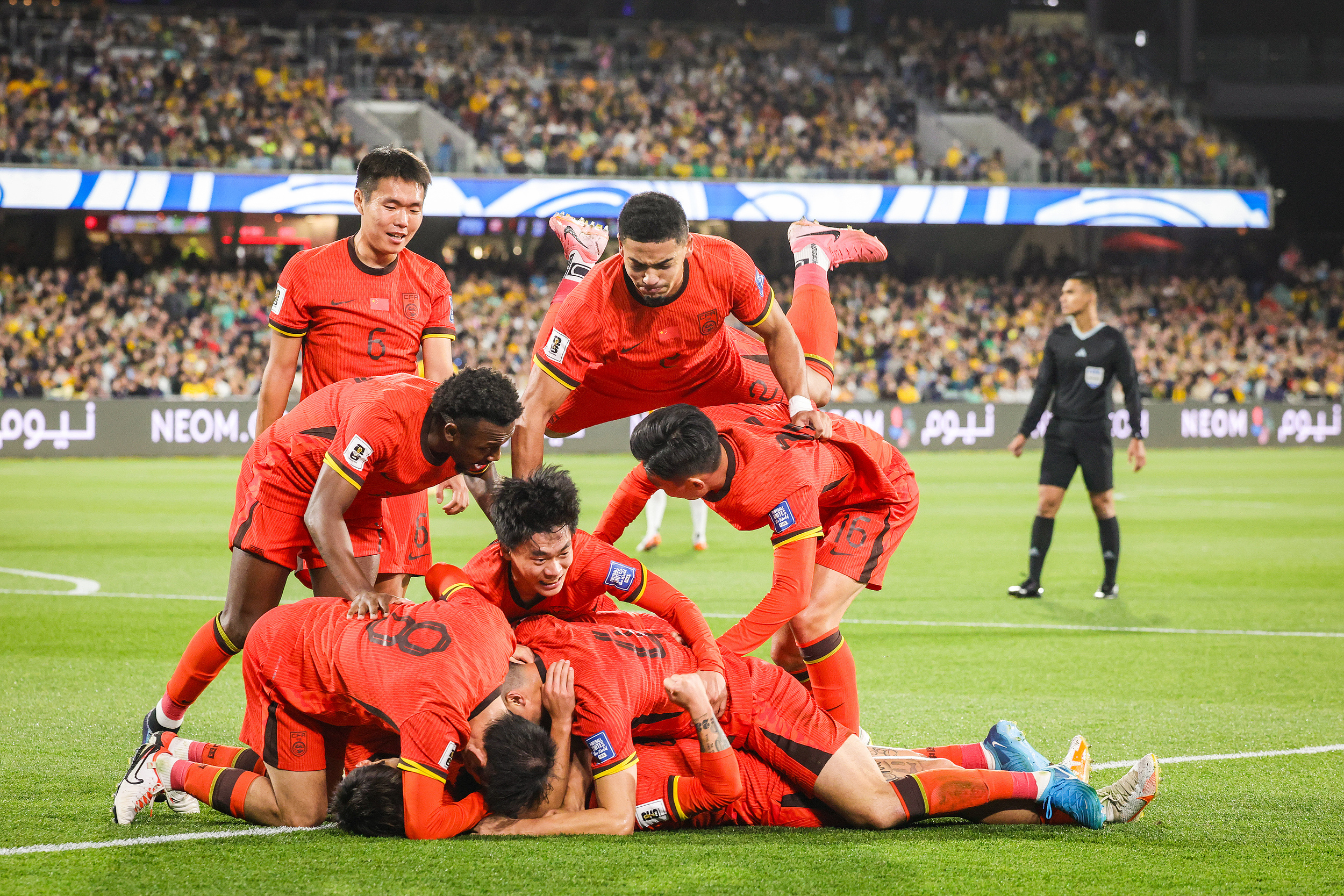 中国队碾压德国队，李梓嘉点燃赛场