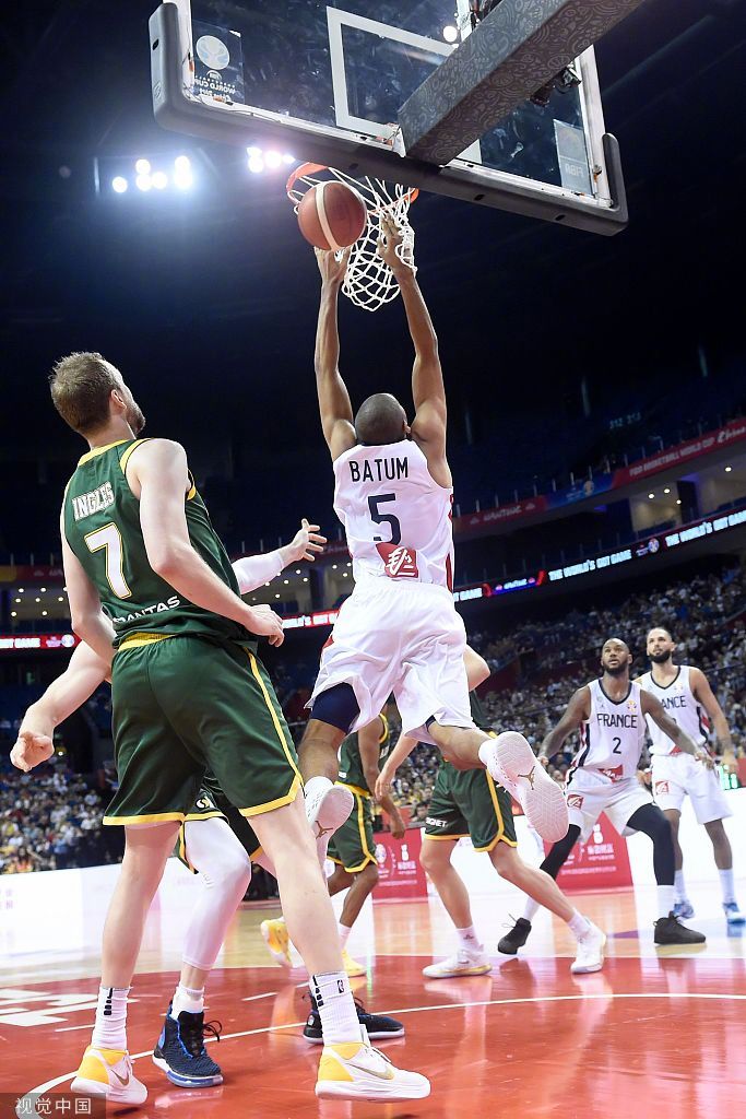 法国队险胜波兰队，王皓点燃赛场